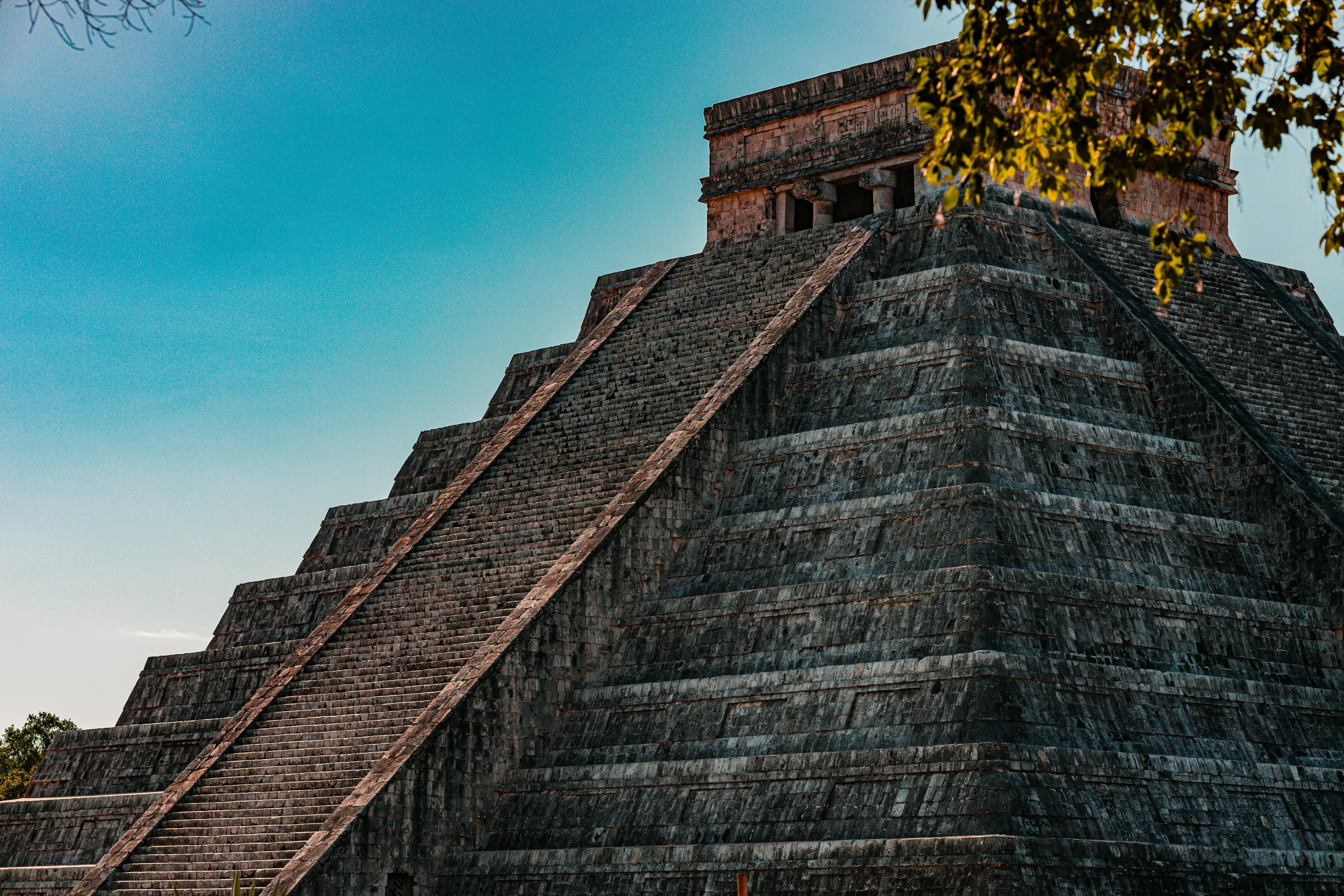 El Castillo pyramid at Chichén Itzá, Mexico, on a clear day — a UNESCO World Heritage site