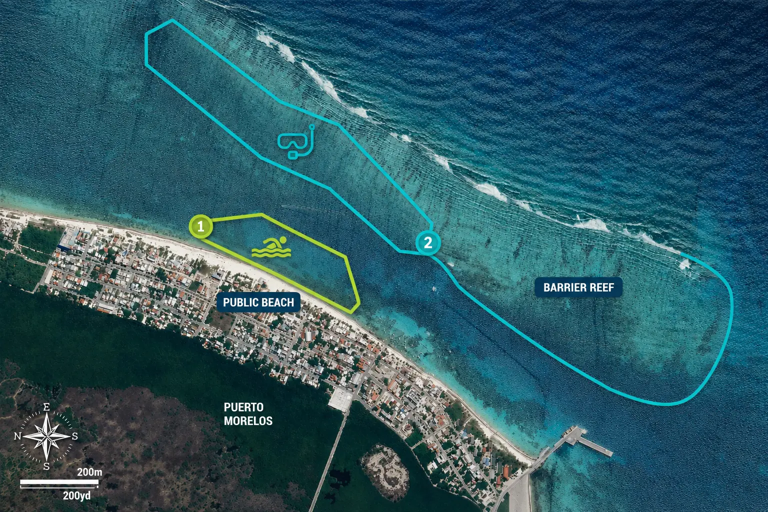 Vista general de la playa pública, el pueblo y el arrecife mesoamericano en Puerto Morelos, México